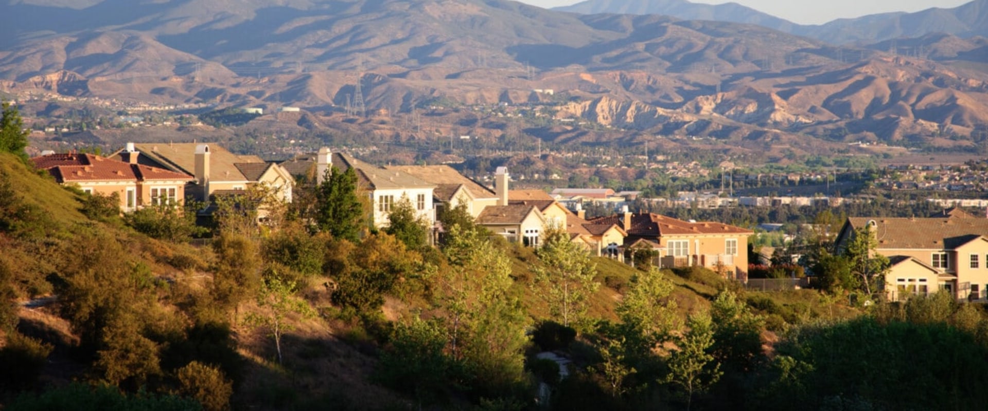 Why Real Estate Brokers Should Partner With Cash House Buyers In Santa Clarita, California?